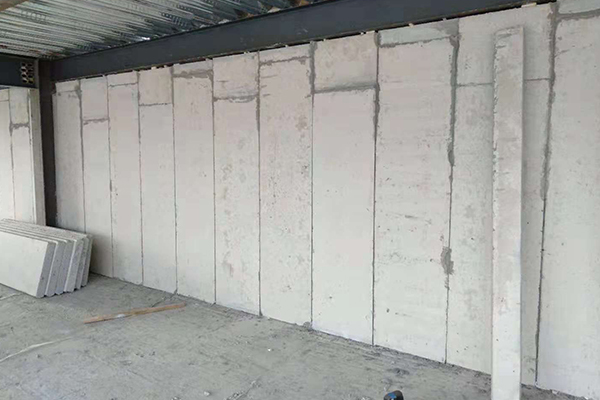 洛阳中原菜市场轻质隔墙板施工现场 洛阳中原菜市场轻质隔墙板施工现场